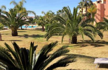 BEL APPARTEMENT REZ De CHAUSSEE AVEC DOUBLE TERRASSE FACE AU LAC ET AU GOLF - Foto 31