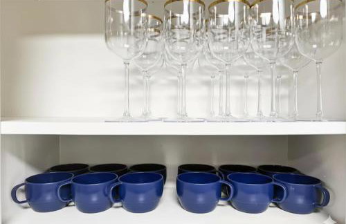 King Bed! Soaking tub! Fenced Yard w Screen Patio - Foto 16