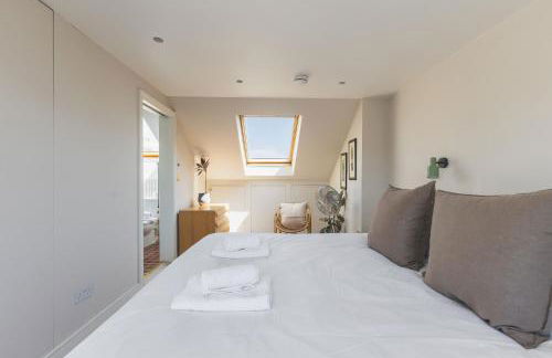 Modern Comforts in a Designer Home - Photo 7