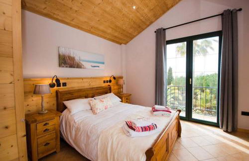 Impressive VILLA Dazura in Valtocado MIJAS - Photo 23