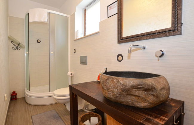 Sophisticated and Chic Villa With Pool - Foto 30