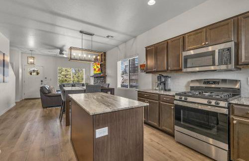 Breezy Pines Mountain Views Hiking Trails Nearby - Photo 6