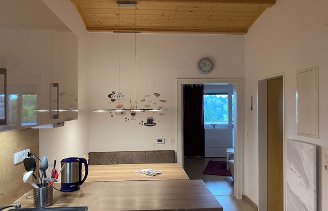 Stylish Apartment With Modern Amenities and Scenic Views - Photo 3