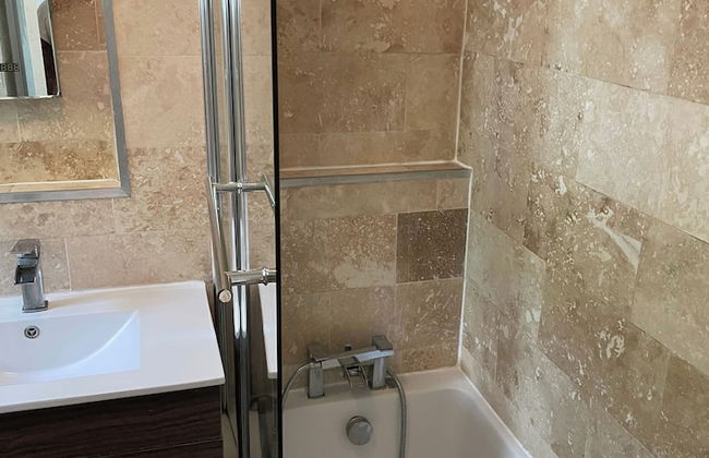 London Apartment - Sleeps 3-city Escape- Balcony - Foto 8