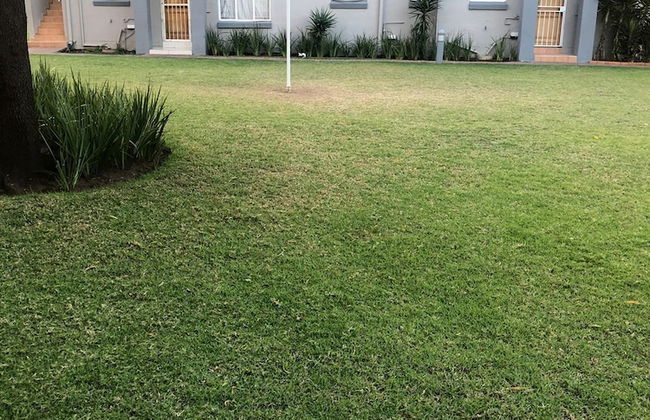 Inviting 3-bed Apartment in Edenvale - Photo 12