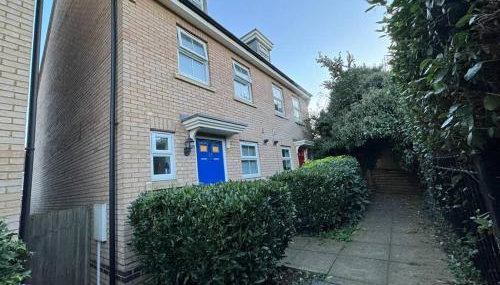 Modern TownHouse - 3 bed 2.5 bath 2 Private Gated Parking - Foto 3, Garden, Garden view