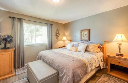 Pool Access and Lanai Riverfront Welaka Condo! - Foto 10