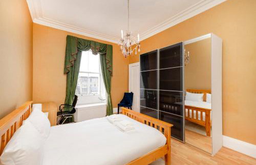 JOIVY 5 Bedroom Apt Near Meadows & George Square - Foto 48