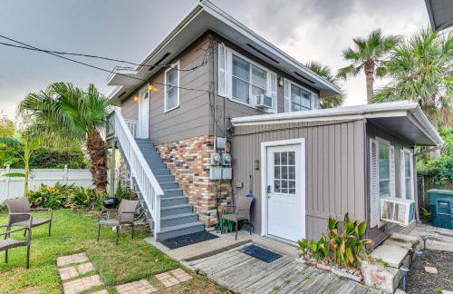 about 1 Mi to the Strand! Couples Retreat in Galveston - Foto 3