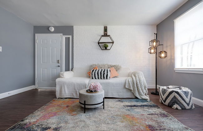 Medical District Gem - Photo 10