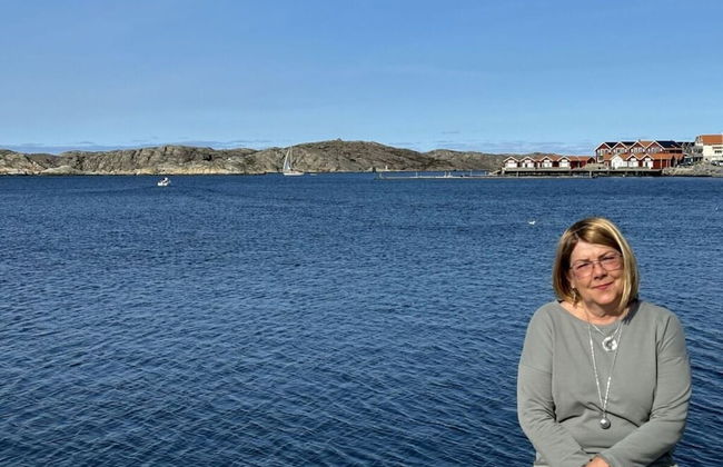 Beach Apartment With sea Views - Photo 12