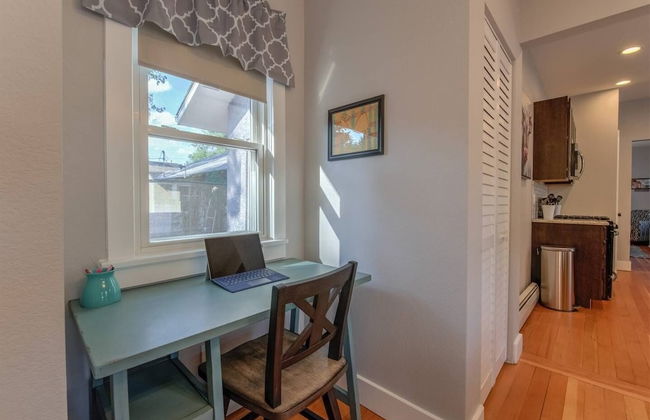 Couple's Mountain Getaway Close to Everything! - Foto 15