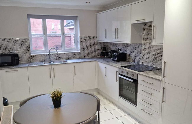 Dog Friendly - 4 Bed House - Sleeps 10 - Pool Table - Foto 11