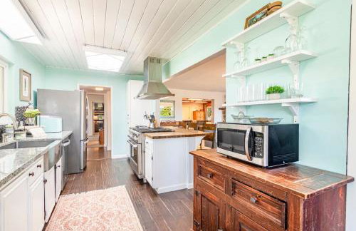 Sierra Vista by Willowbend Creek and waterfalls, Sleeps 16, with Hot tub, Play Yard, Arcade - Foto 28