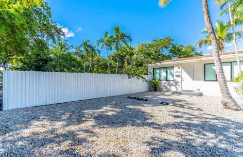 Renovated Apts with Kitchen, Fast WiFi, Smart TV, Roku & Pool Onsite 4 mi to Surfside Beach - Foto 49