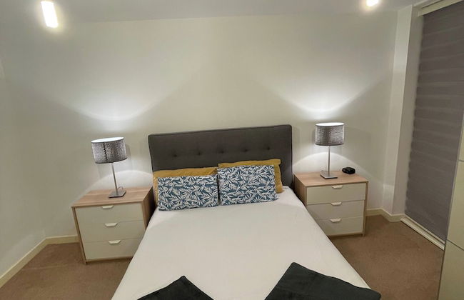 2 Bed-sleeps4-parking-balcony-nearcitycentre - Photo 5