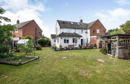 Specious 3bed property with parking & large garden - Foto 3