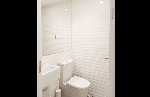 Great Flat & View in Historic Porto by LovelyStay - Photo 15