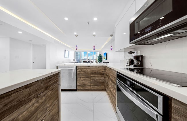 Modern Apartments Biscayne Bay - Photo 18