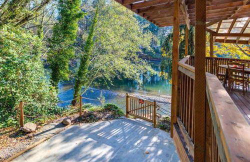 Tranquil Riverfront Retreat - Foto 45