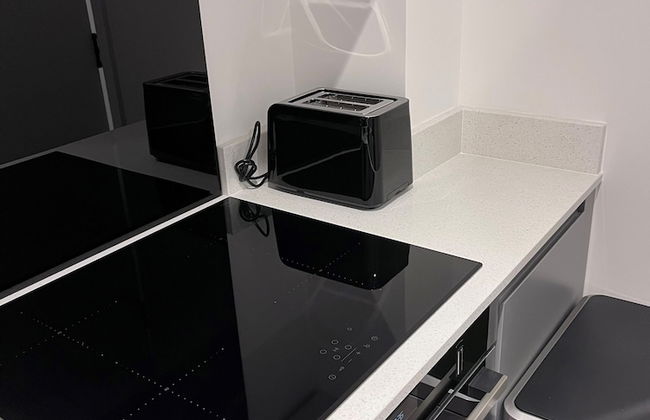 Aurora - Brand New Luxury 2 bed 2 Bath Apartment! - Foto 7