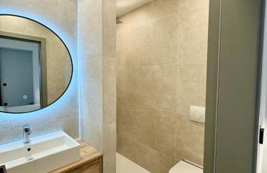 LUX Apartments - Photo 38