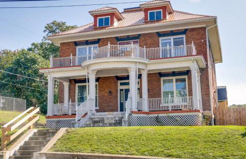 Inviting Connellsville Getaway with Deck! - Foto 1