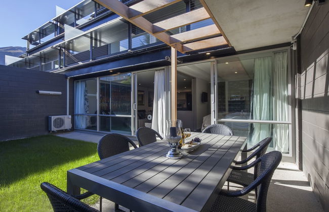 22 Hallenstein Apartments by Staysouth - Photo 49