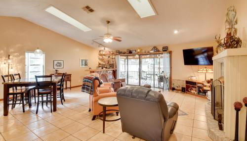 Pirate Cove Home in Welaka Dock and River Access! - Foto 4