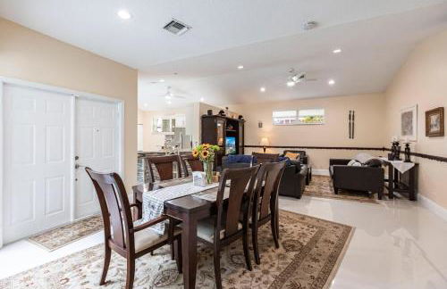 Tropical Oasis with Heated Pool - Photo 32