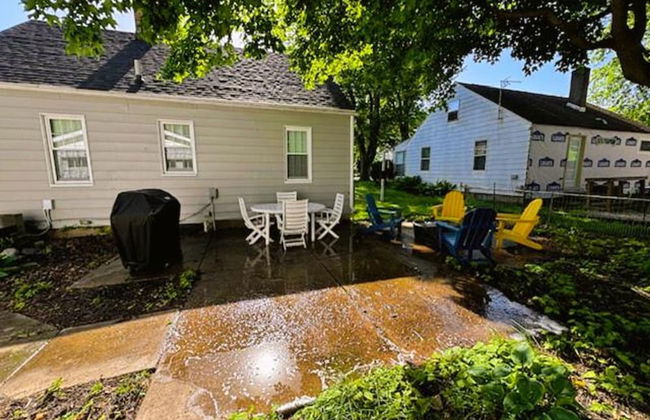 3 Bedroom Home 7 Blocks From ND Firepit 54231 - Foto 16