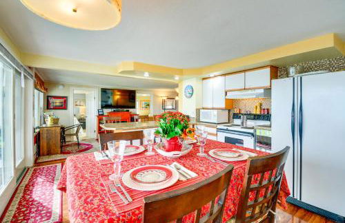 Bayfront Port Hadlock Retreat with Grill and Deck! - Foto 10