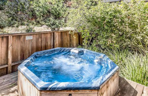 Urban Escape Compound - Photo 36