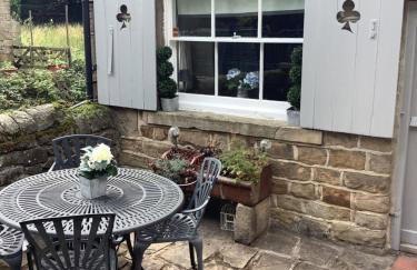 1A River Cottage, Baslow - Photo 1