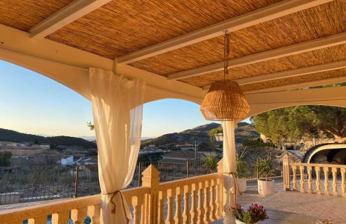 Maison typique avec vue dégagée sur la vallée - Photo 2