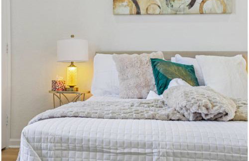 Cozy Historic Gem: 5 Mins to Downtown SA - Foto 17