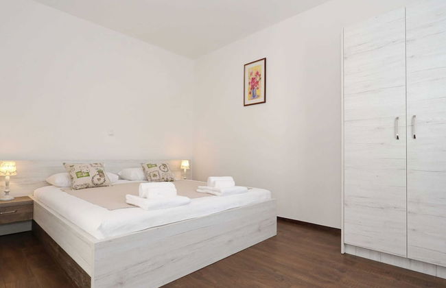 Villa in Prkos With Private Pool and Sea Nearby - Foto 6