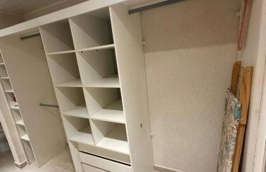 Cozy house prox airport - Foto 17