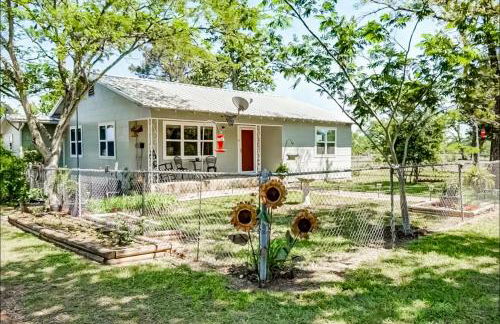 Fenced Yard! Peaceful Retreat in Smithville - Photo 2