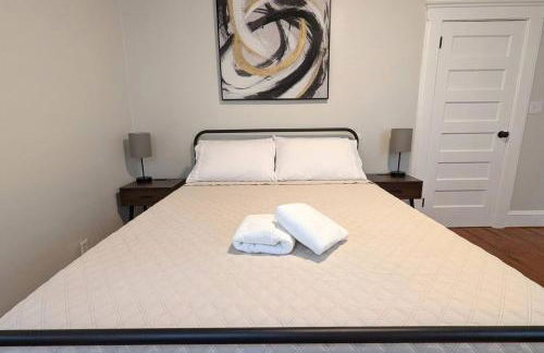 Cozy Gem 18Min to EWR, 8min > NYC Train + Parking - Foto 11