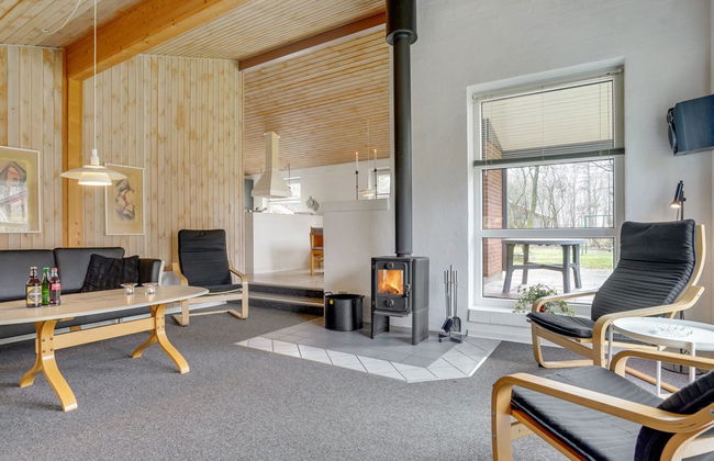 4 bedroom House in Toftlund with terrace - Photo 24