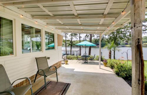 Waterfront Royal Home with Dock and Patio! - Foto 24