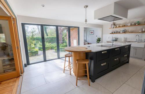 Modernised seven bedroom country house and garden with hot tub - Foto 3