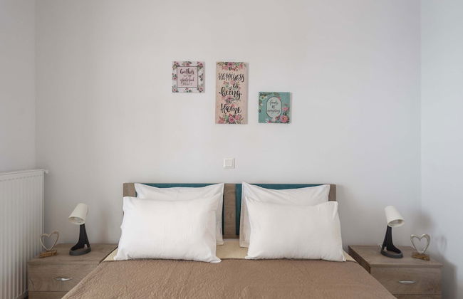 Parian Charming 3bedroom Home - Photo 11