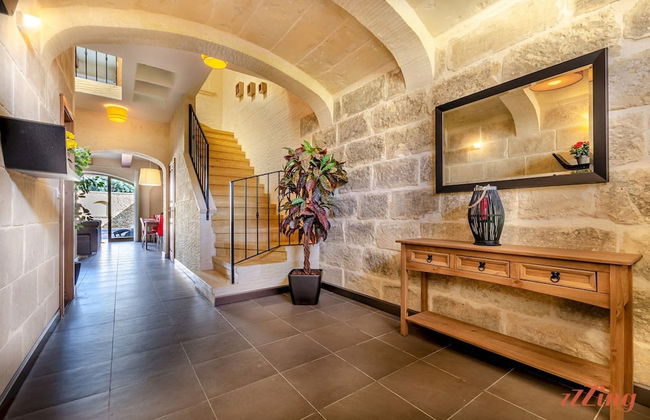 A Stunning Pet Friendly Villa With a Pool Gozo - Foto 2