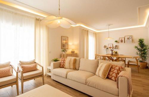 Luxuosa Villa com Piscina, Garagem e Vista Mar - Foto 1