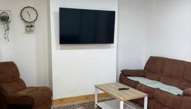 3 Bedroom Spacious House Free Parking Near NEC HS2 - Foto 1