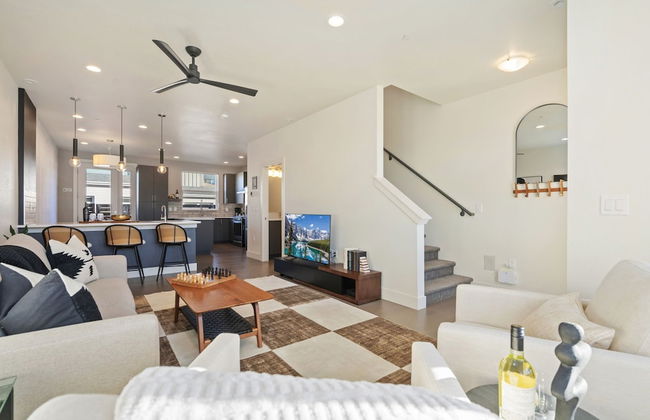 Mountain View Home w/ King Beds & Rooftop Deck - Foto 18