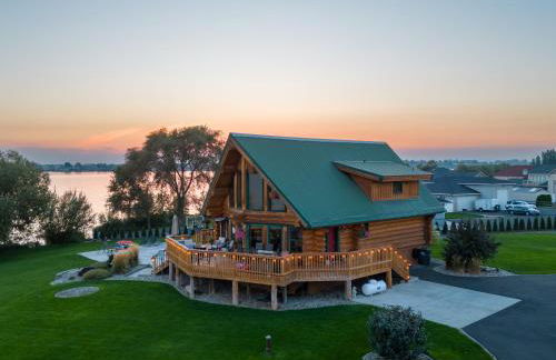 Lakefront Cabin, HotTub, Boat Launch - Foto 1