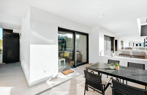 Sunrise new apartment with pool - Foto 11